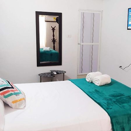 Hotel Urbanizacion Buenavista - Av Crisanto Luque Cartagena Esterno foto